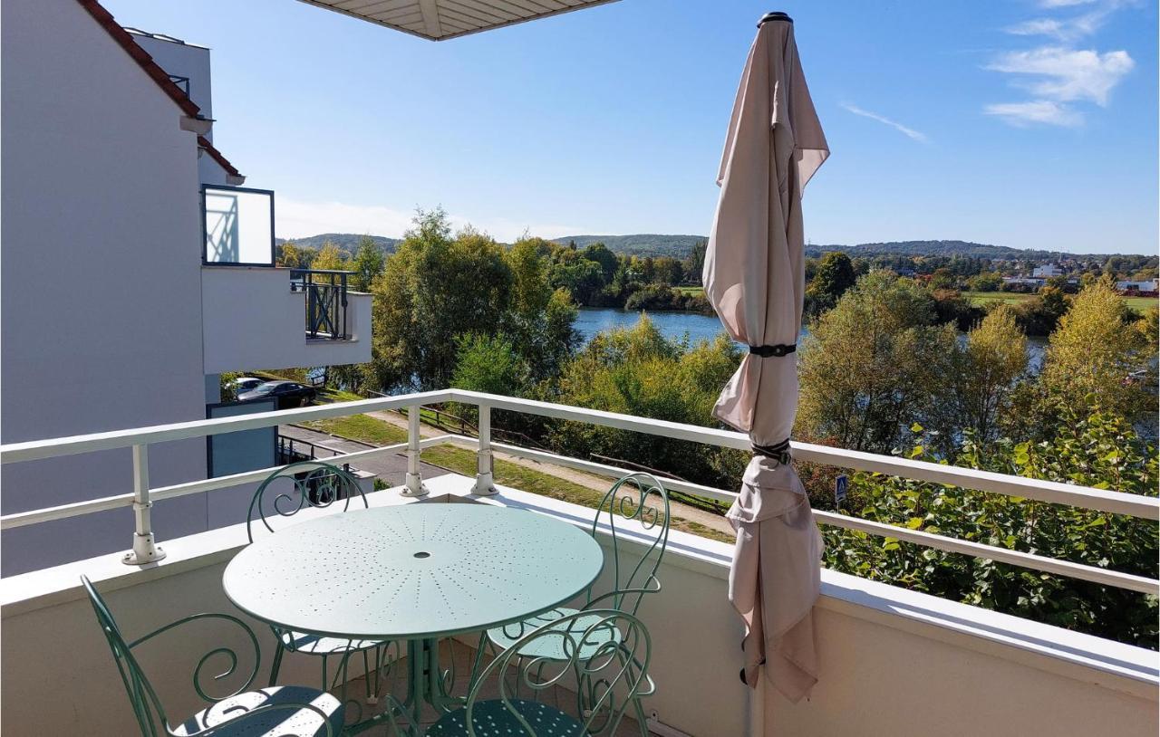 Awesome Apartment In Triel-Sur-Seine With Kitchen ภายนอก รูปภาพ