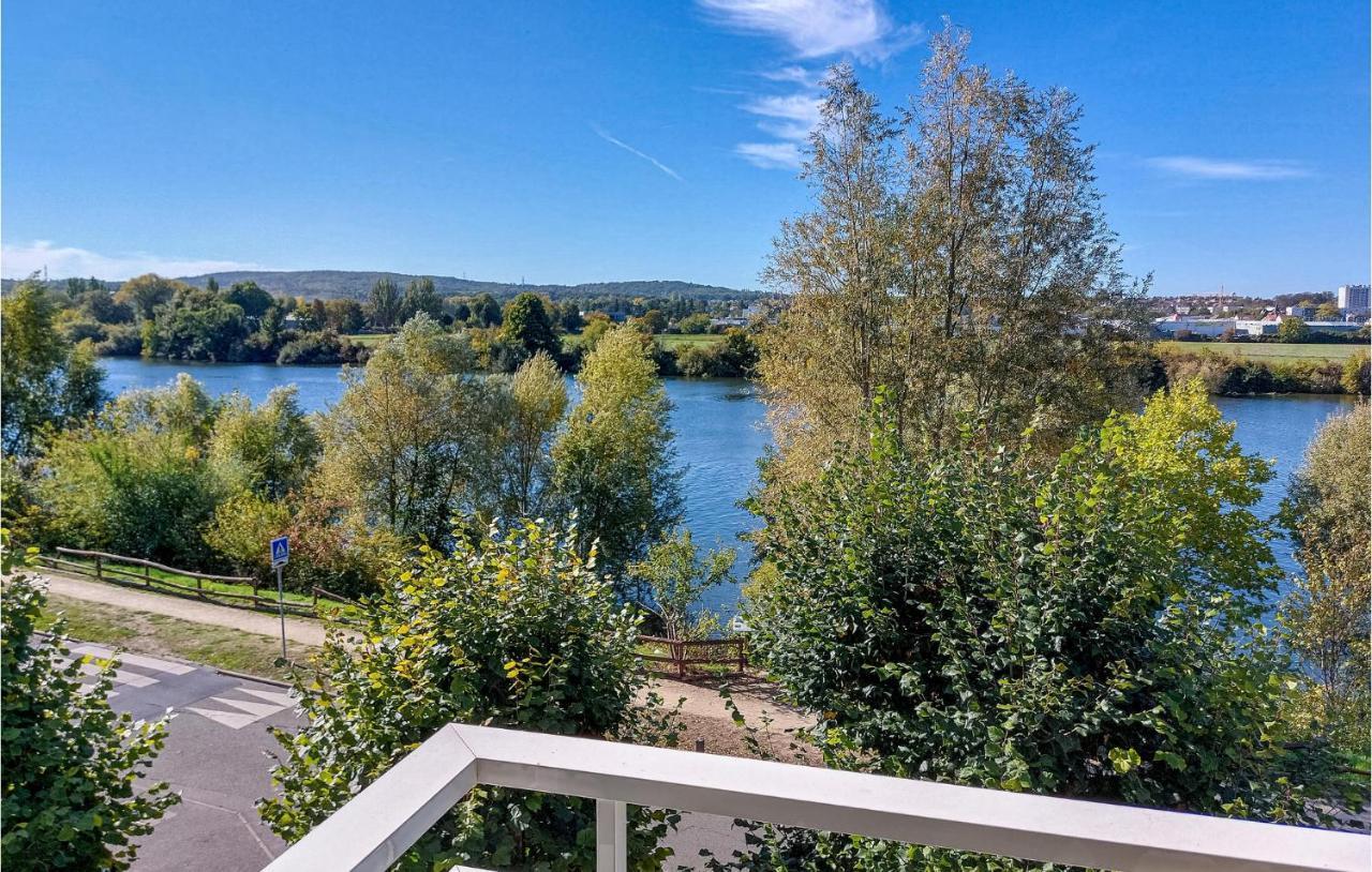 Awesome Apartment In Triel-Sur-Seine With Kitchen ภายนอก รูปภาพ