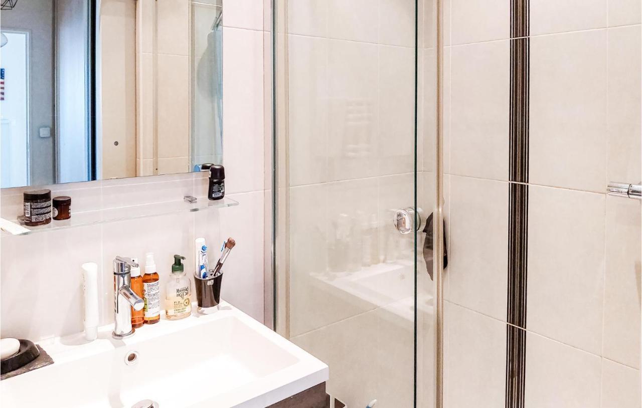 Awesome Apartment In Triel-Sur-Seine With Kitchen ภายนอก รูปภาพ