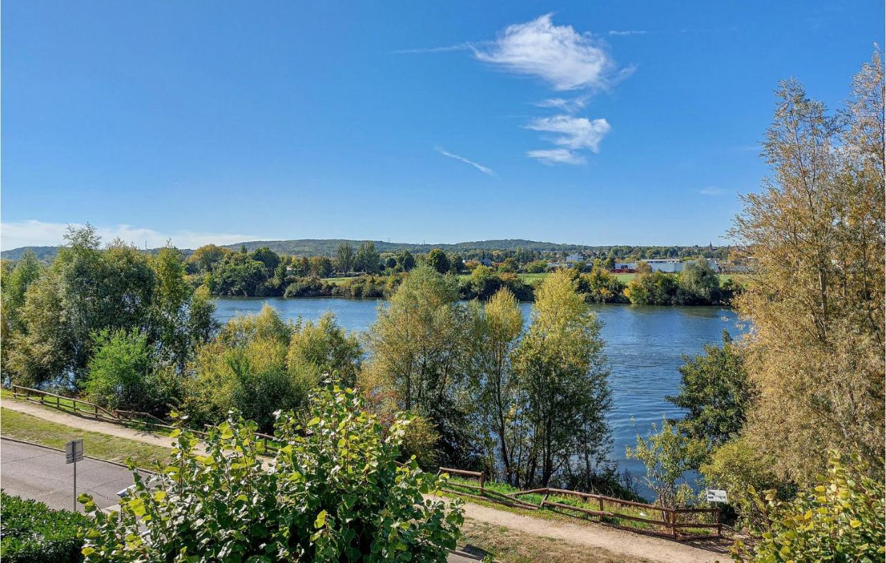 Awesome Apartment In Triel-Sur-Seine With Kitchen ภายนอก รูปภาพ