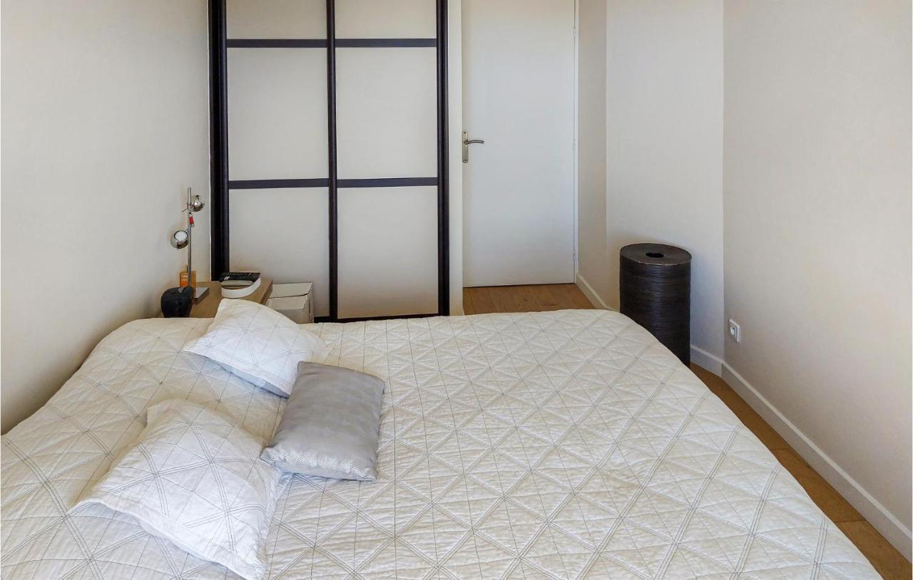 Awesome Apartment In Triel-Sur-Seine With Kitchen ภายนอก รูปภาพ